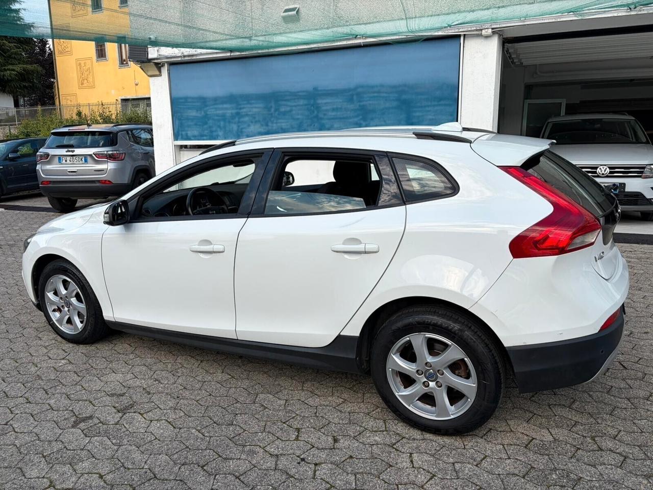 Volvo V40 Cross Country D2 1.6 Summum*EURO5B*NEOPATENTATI