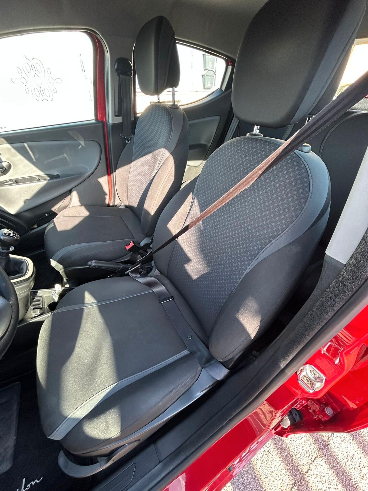 Lancia Ypsilon 1.2 69 CV 5 porte Gold ANNO 2017