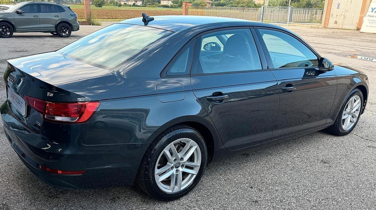 Audi A4 2.0 TDI 150 CV S tronic Sport