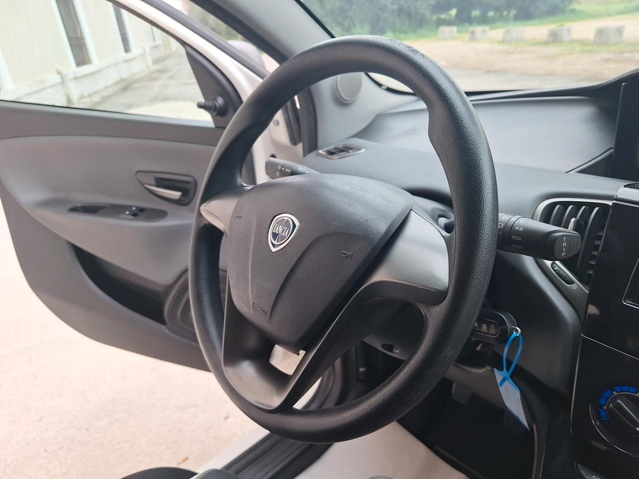 Lancia Ypsilon 1.2 5 porte Elefantino"PERFETTA"