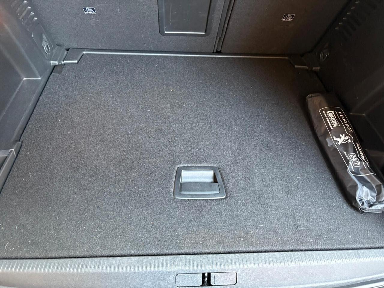 Peugeot 3008 BlueHDi 130 S&S EAT8 Active Pack