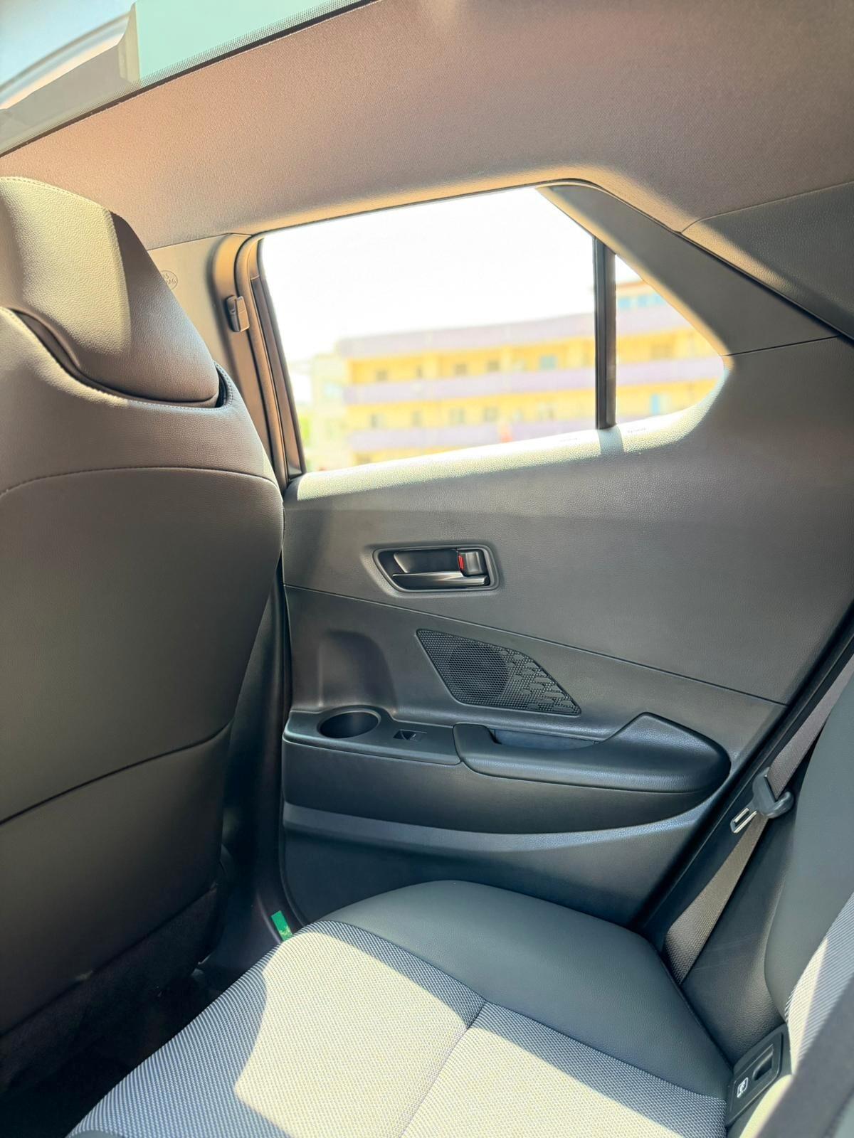 Toyota C-HR 1.8 HV Lounge 145 KW 197 CV TETTO PANORAMICO FULL OPTIONAL