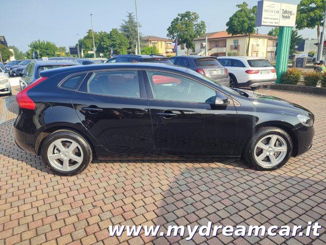 VOLVO V40 D3 Geartronic Momentum