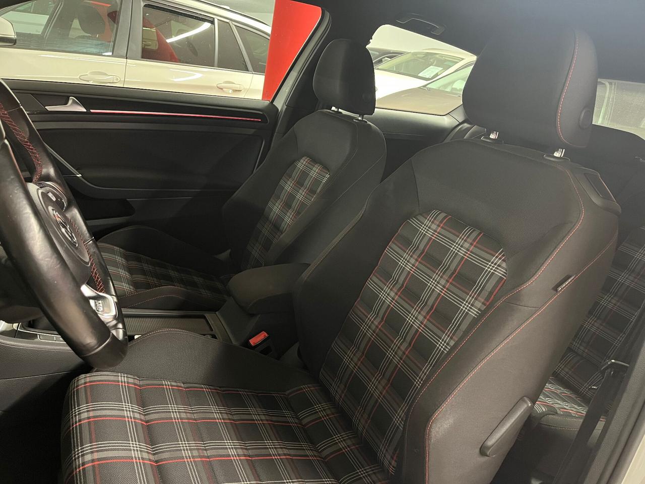 VW Golf VII GTI 2.0 TSI Performance 230 CV Euro 6