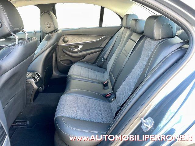 MERCEDES-BENZ E 220 d Sport (Virtual/Navi/Retro/LED)