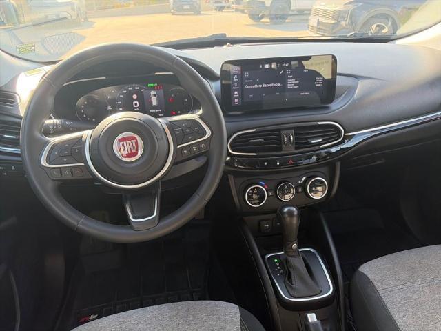 FIAT Tipo 1.5 Hybrid DCT SW Cross