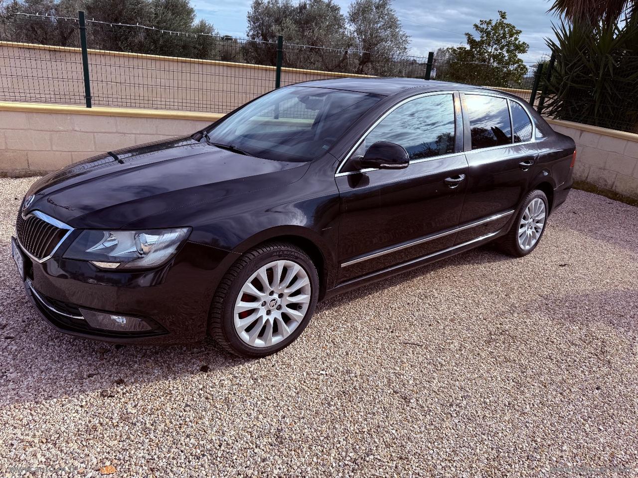 SKODA Superb 2.0 TDI CR 140 CV Elegance