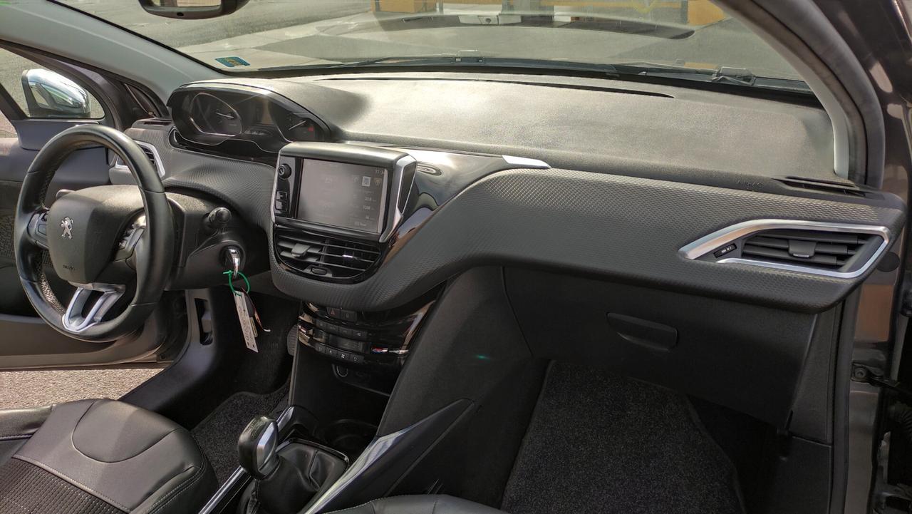 Peugeot 2008 1.6 e-HDi 92 CV Stop&Start Urban Cross NEOPATENTATI - 2014