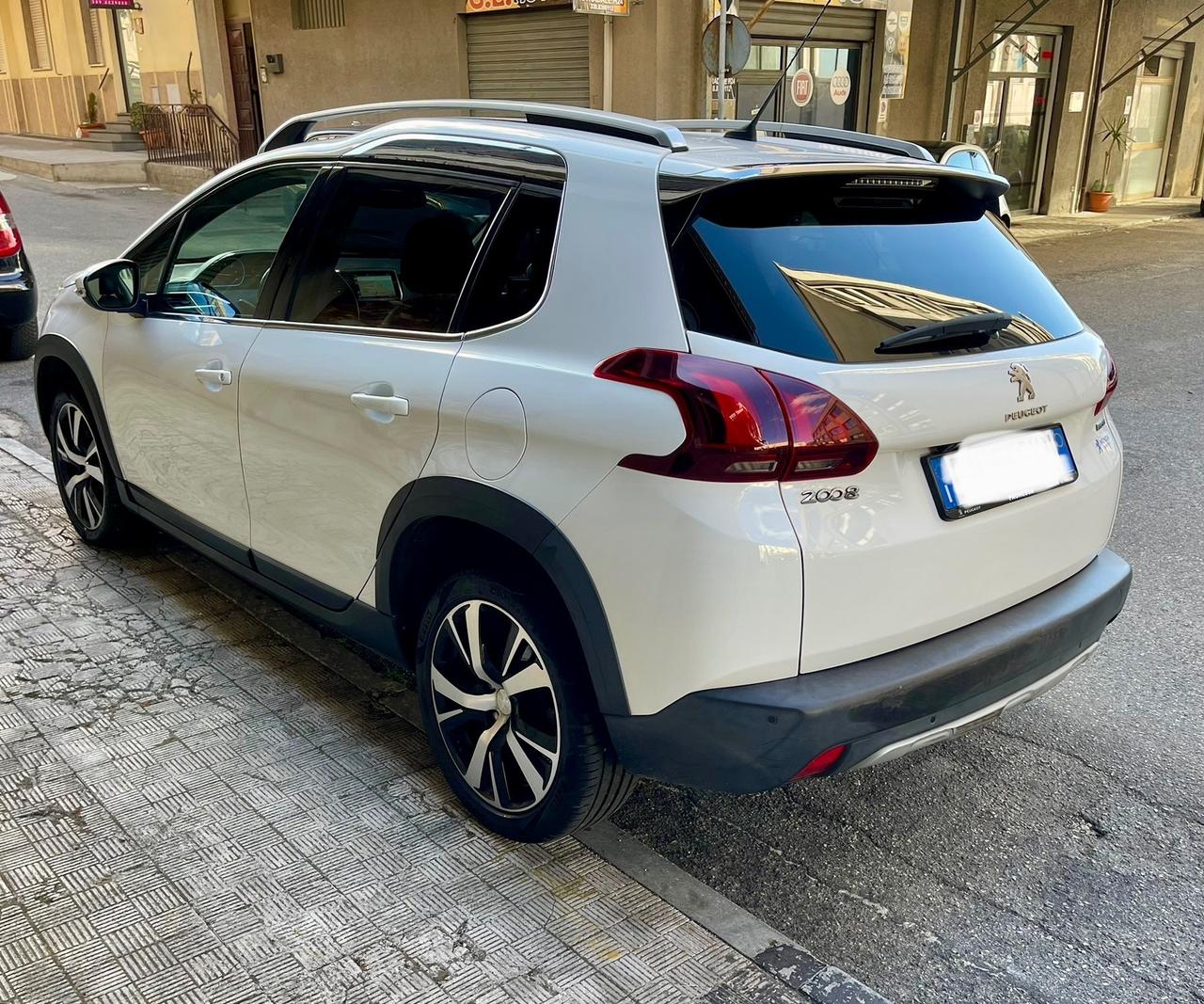 Peugeot 2008 BlueHDi 100 Allure