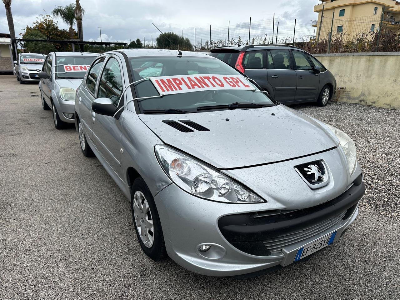 Peugeot 206 Plus 1.2 gpl 2011