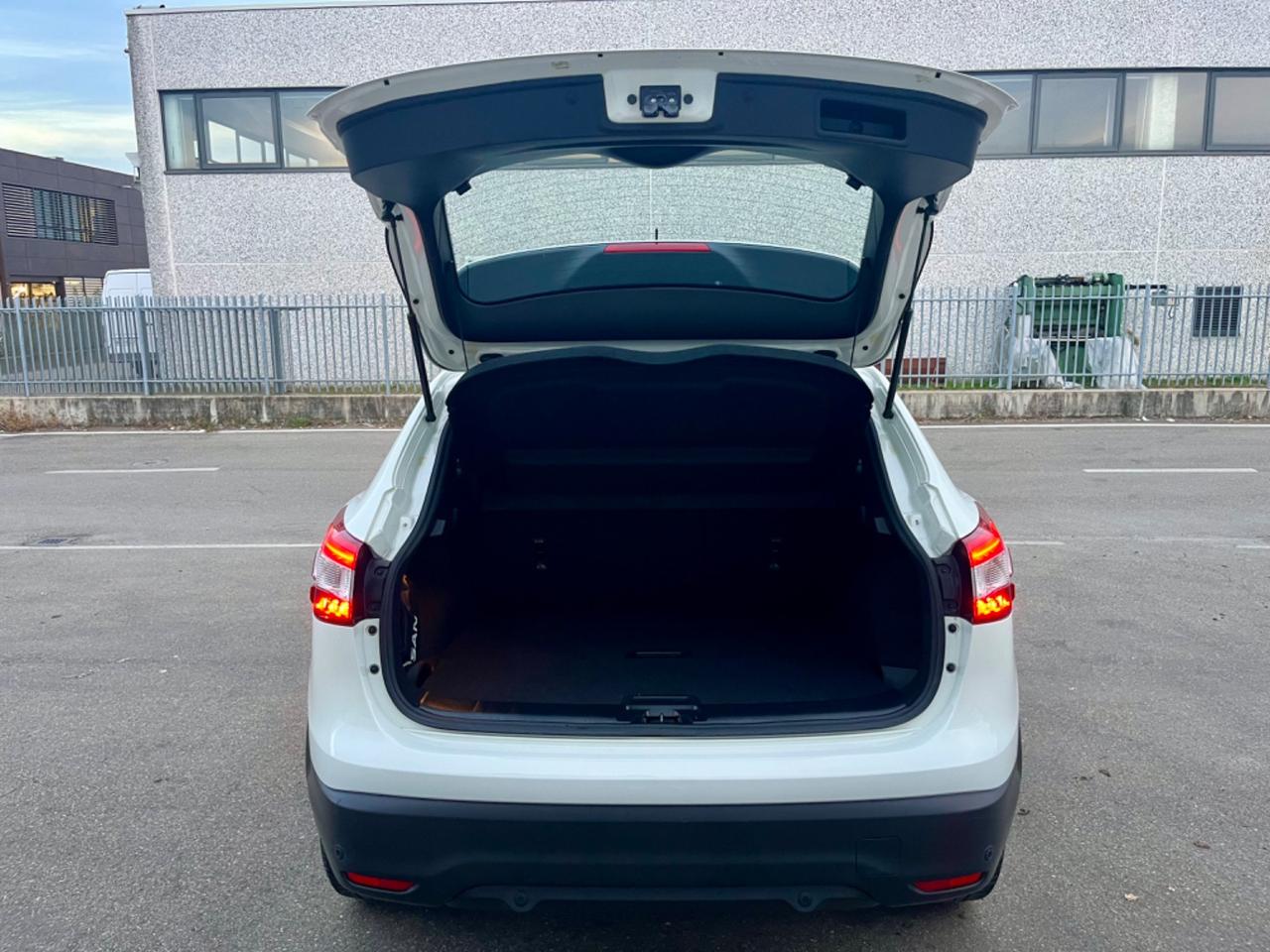 Nissan Qashqai 1.2benz 2015 106.000km perfetta