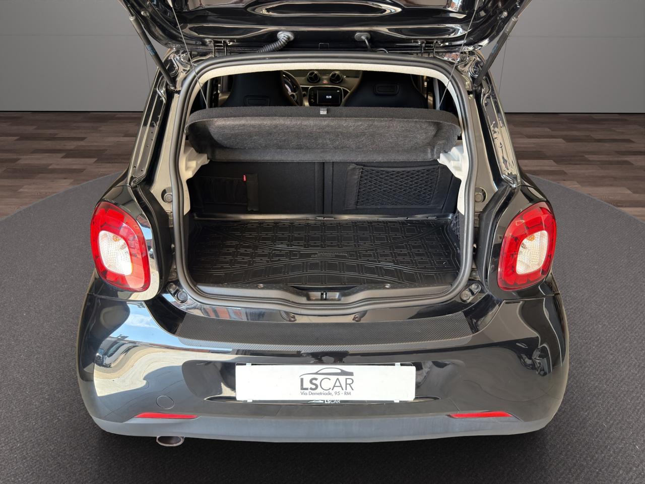 Smart forfour 1.0 Prime 71cv - Unipro - Promo Finanziamento - Schermo - Retrocamera - Tetto panoramico - Sedili riscaldatili