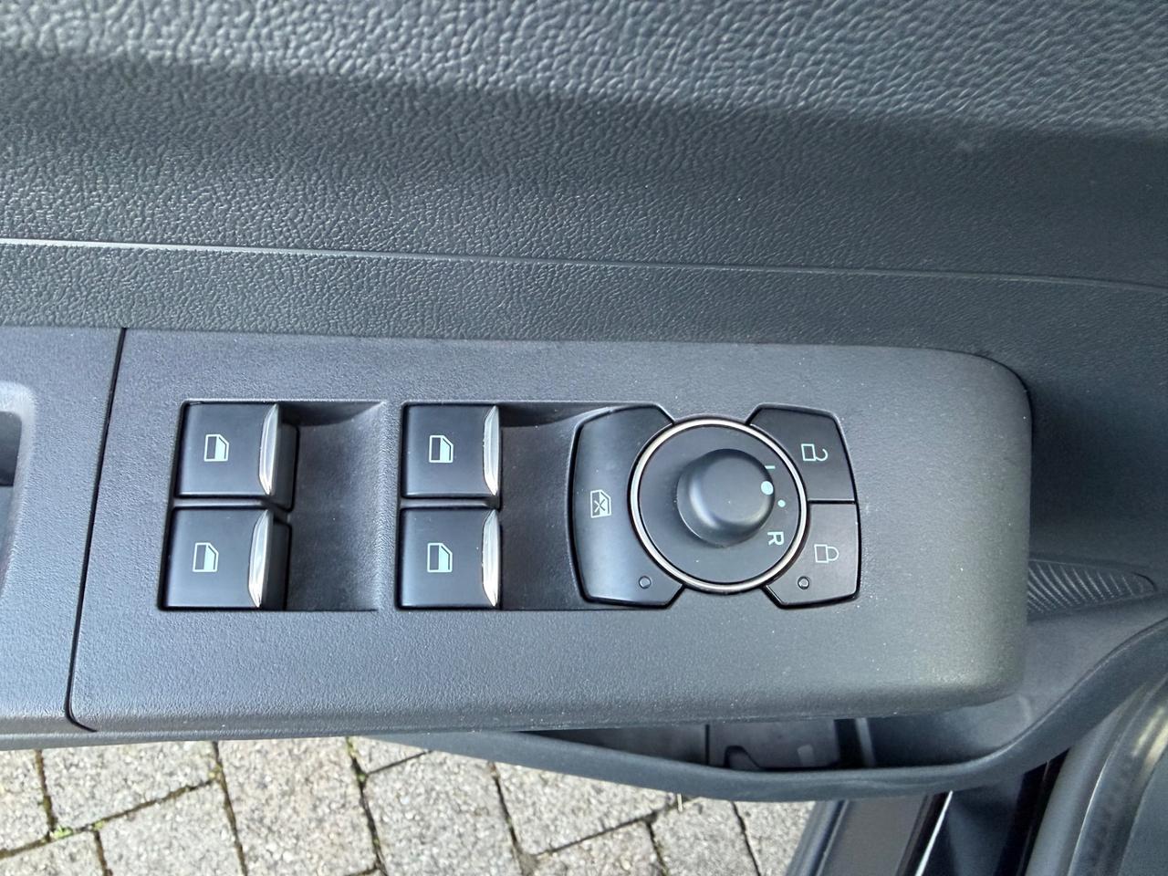 Ford Tourneo Courier 1.0 EcoBoost Powershift Active