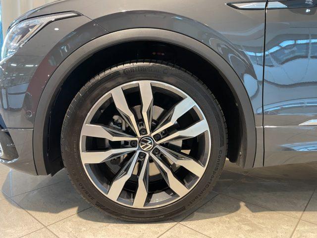 VOLKSWAGEN Tiguan 2.0 TDI DSG 4MOTION R-Line Navi Matrix 20" Camera