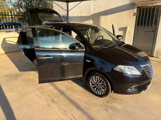 LANCIA Ypsilon 1.2 69 CV 5 porte Silver OK NEOPATENTATI