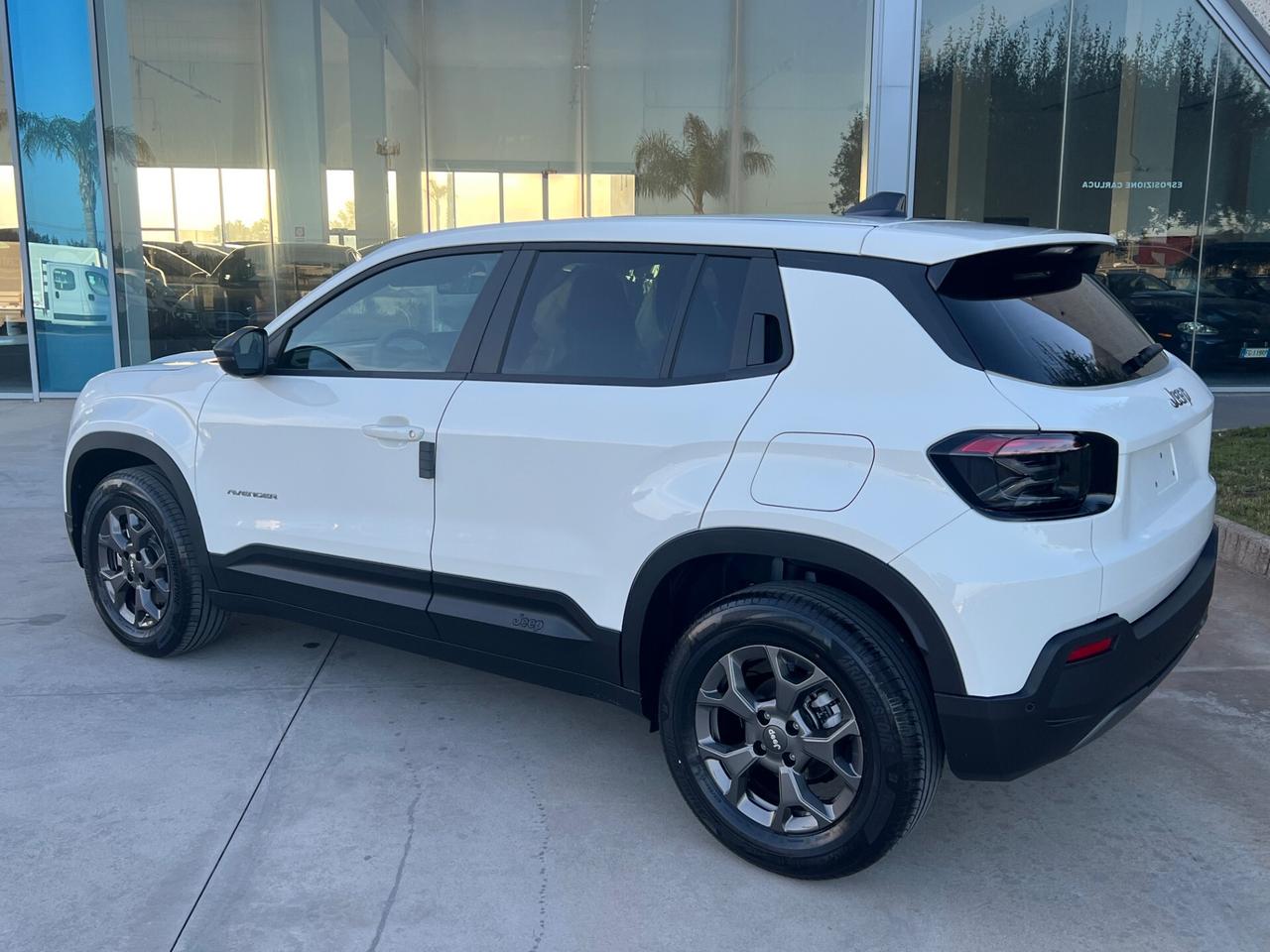 Jeep Avenger 1.2 Turbo 110 CV MHEV Longitude possibilità noleggio no scoring