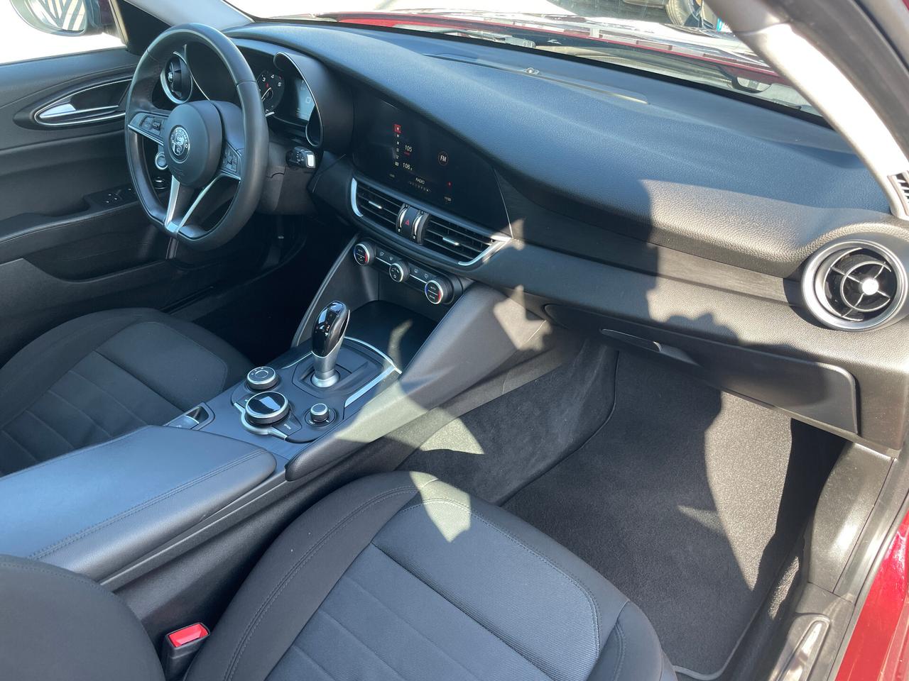 Alfa Romeo Giulia 2.2 Turbodiesel 150 CV AT8 Business-NAVIGATORE-RETROCAMERA