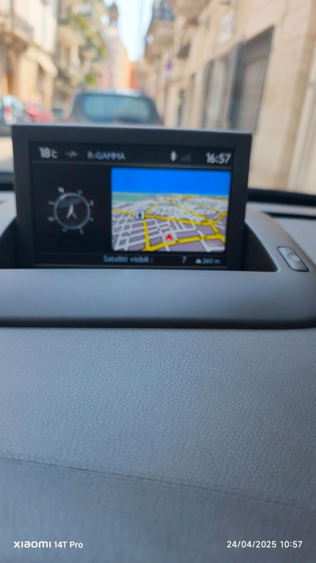 Peugeot 3008 1.6 HDi 115CV/Navi/Active 2015
