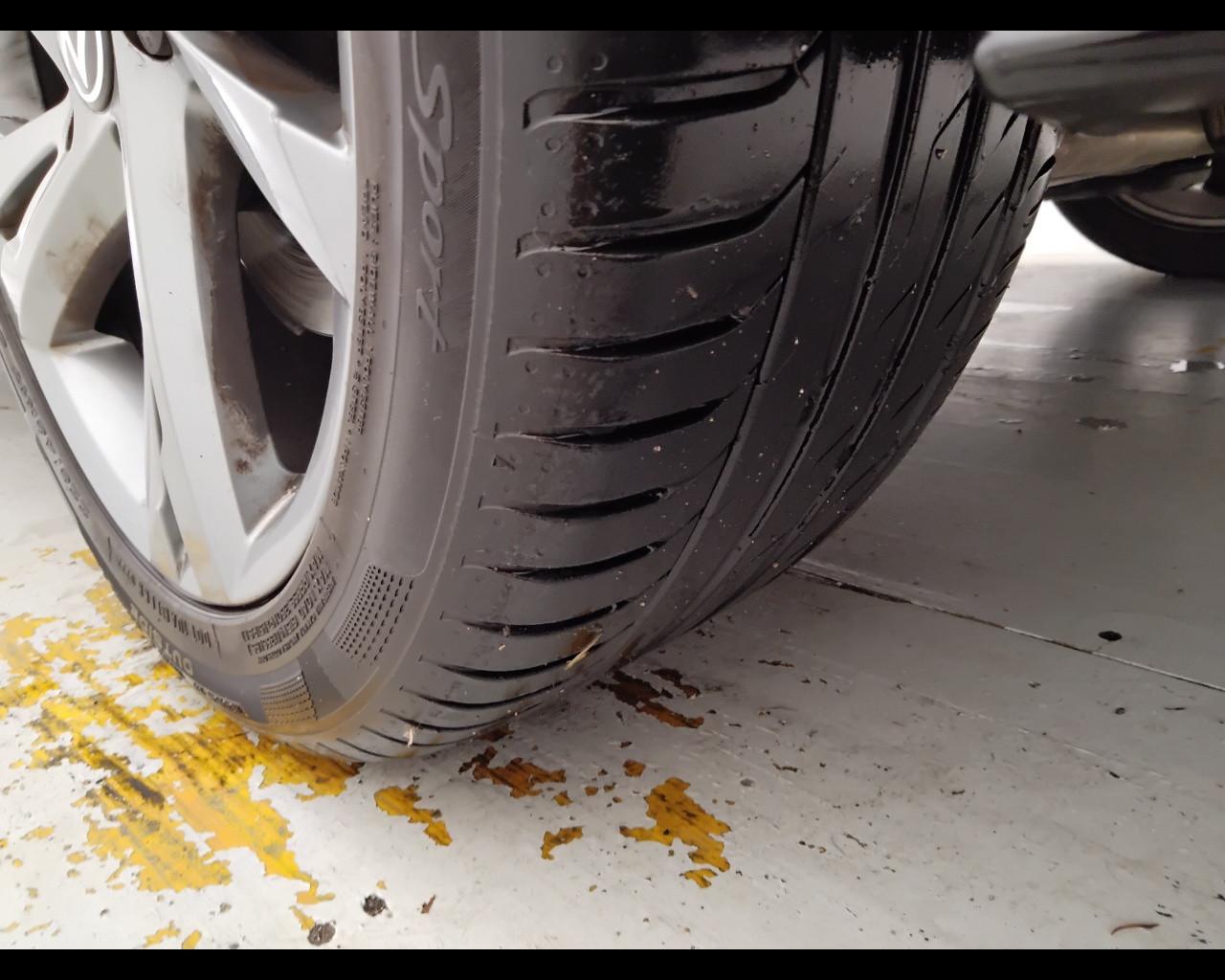 VOLKSWAGEN Golf VIII 2020 - Golf 1.5 tsi evo R-Line 130cv