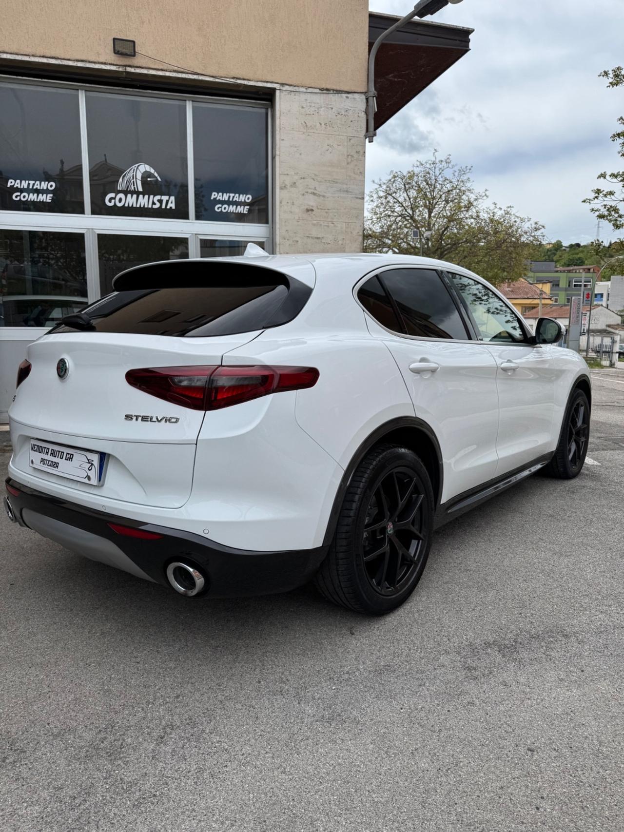 Alfa Romeo Stelvio 2.2 Turbodiesel 210 CV AT8 Q4 Veloce