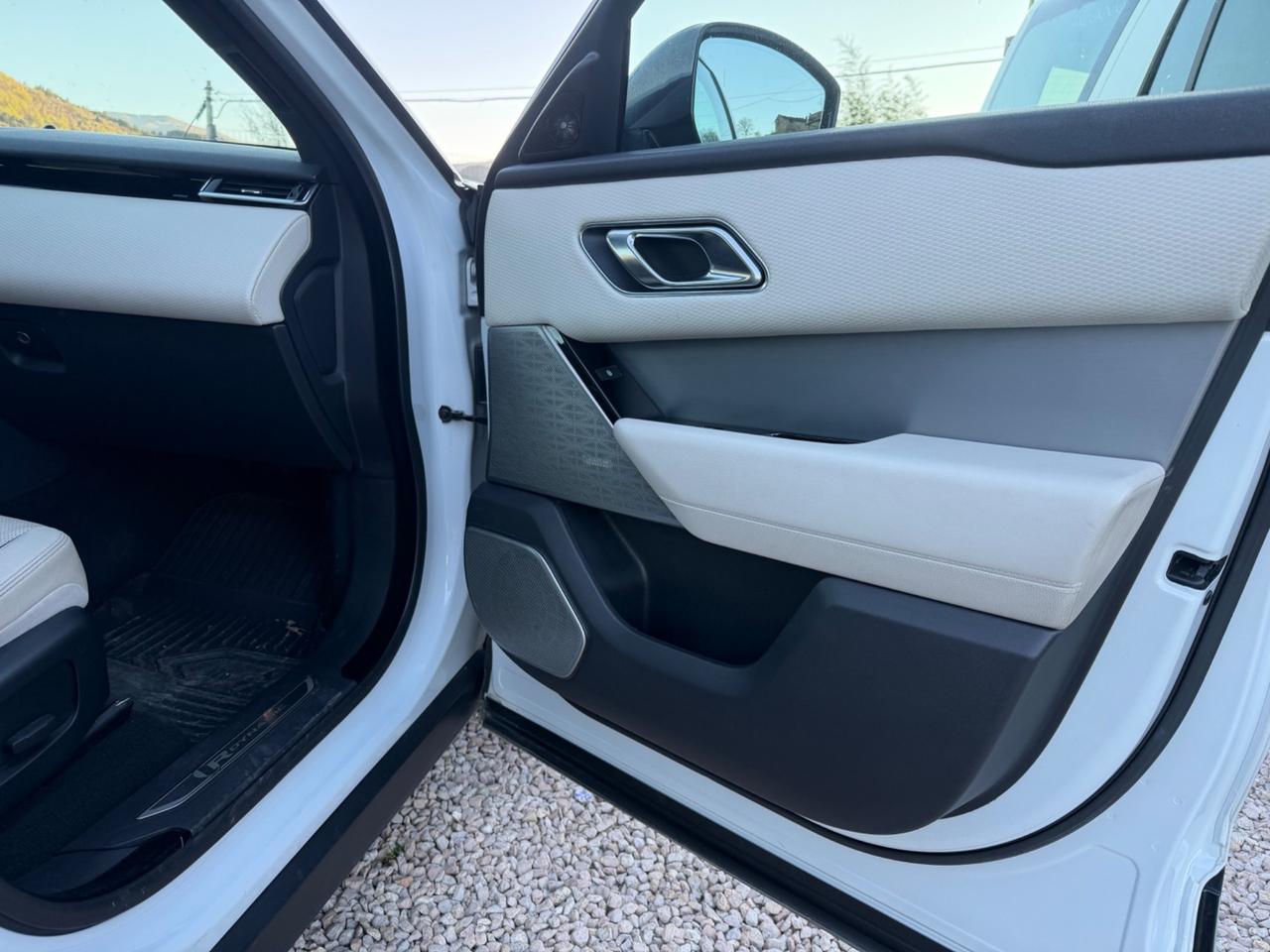 Land Rover Range Velar 2.0D I4 240 CV SE