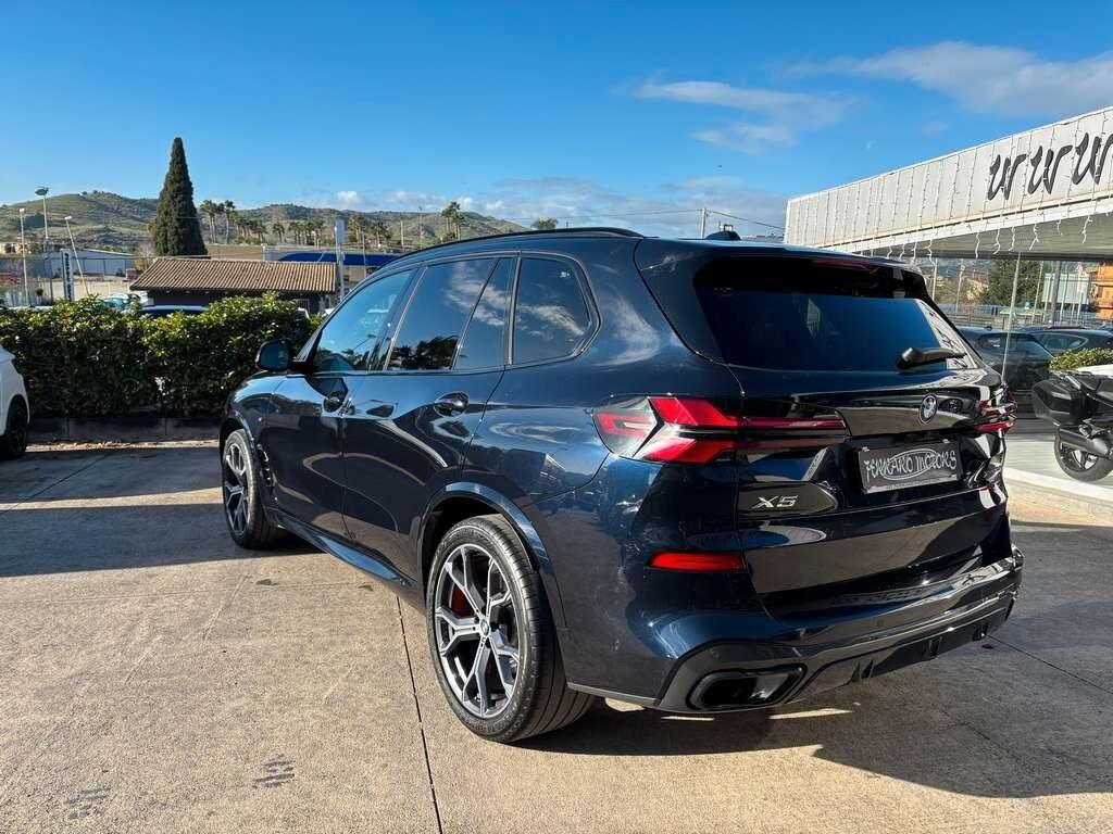 Bmw X5 M xDrive30d 2024 / solo 40.000 KM IVA ESPOSTA Tua a soli 749 Euro al mese