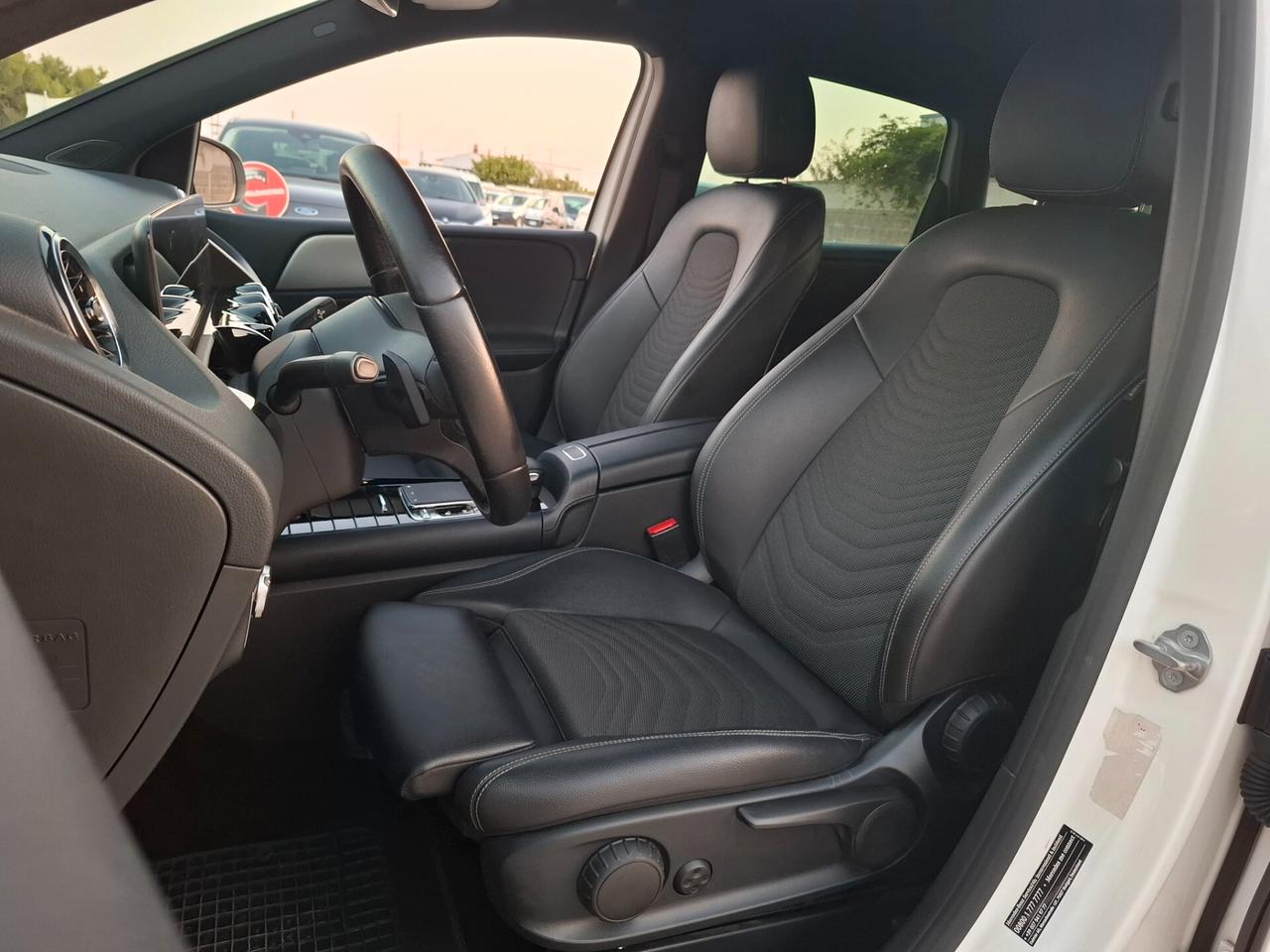 Mercedes B 180 d 115cv AUTOM. *NAVY-VIRTUAL- LED*