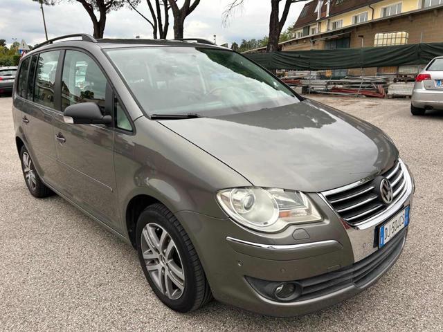 VOLKSWAGEN Touran 1.9 TDI 105CV Highline senza nessun lavoro da fare