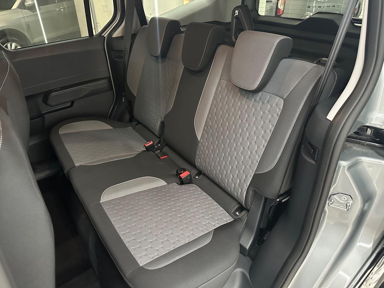 Ford Tourneo Courier 1.0 EcoBoost Active