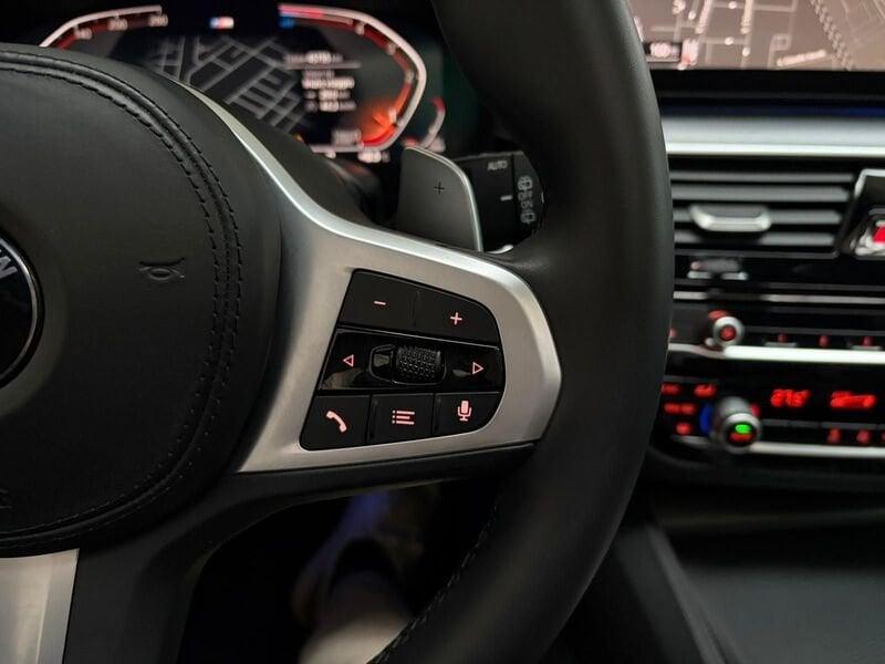 BMW Serie 5 518d 48V Touring Msport