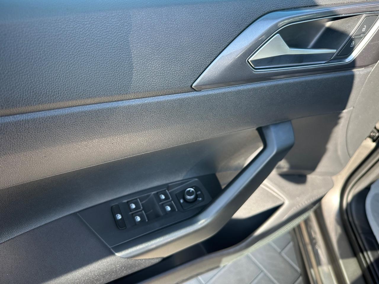 Volkswagen Polo 1.0 TSI DSG 95CV R-LINE UNICO PROP