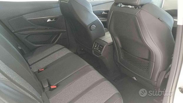 PEUGEOT 3008 1.2 VTI 130 CV GT-Line Terrain Resp