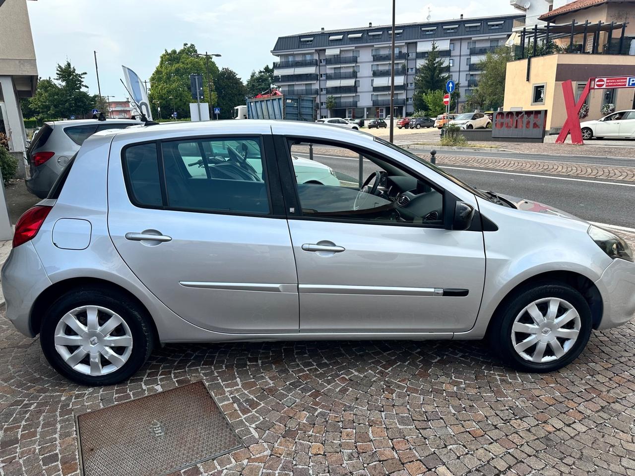 Renault Clio 1.2Bz 75Cv 5P Dynamique -Neopatentati