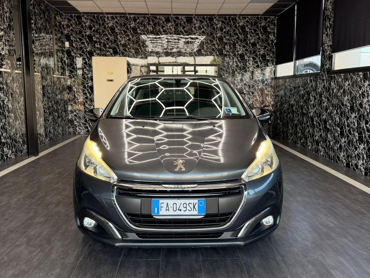Peugeot 208 1.4 HDi 68 CV 5 porte Allure