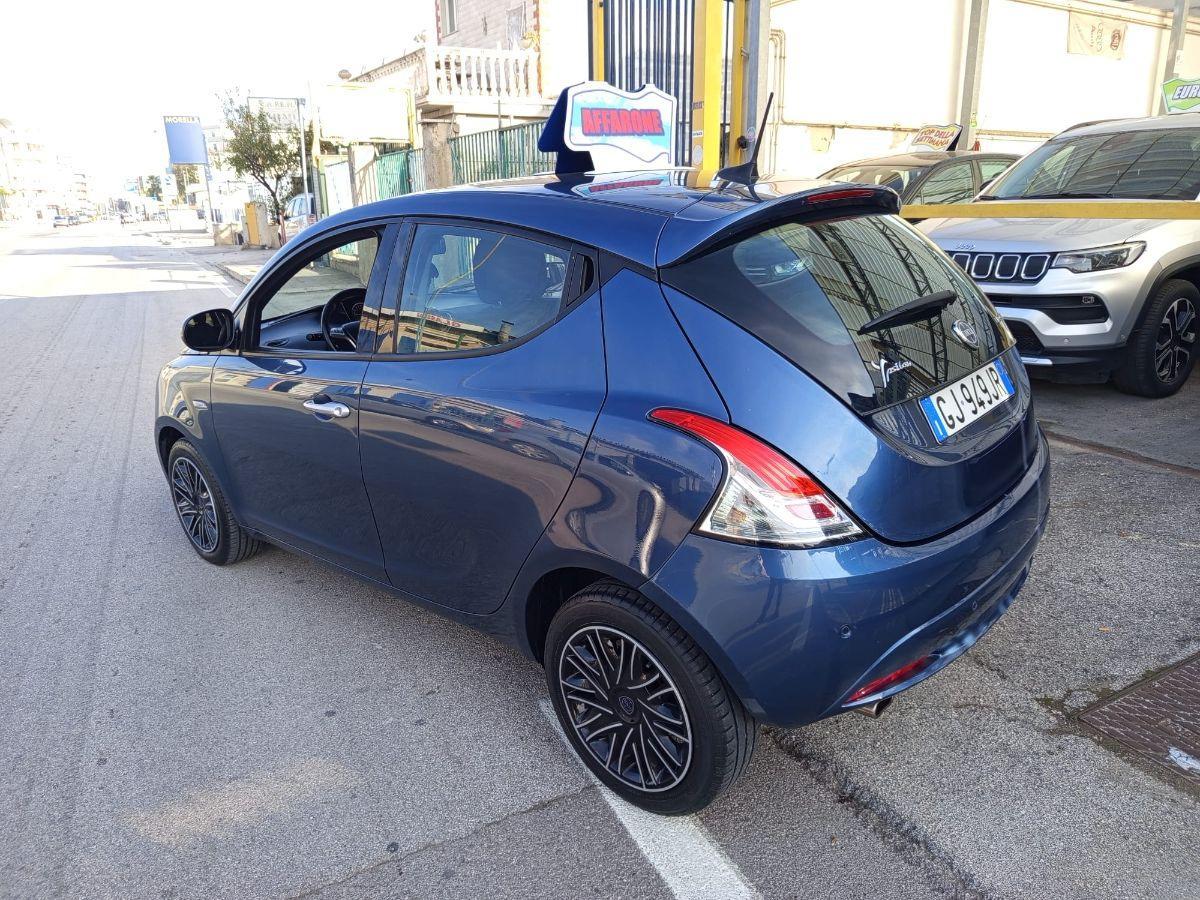 LANCIA Ypsilon 1.0 FireFly 5p. Hybryd Gold - 2022