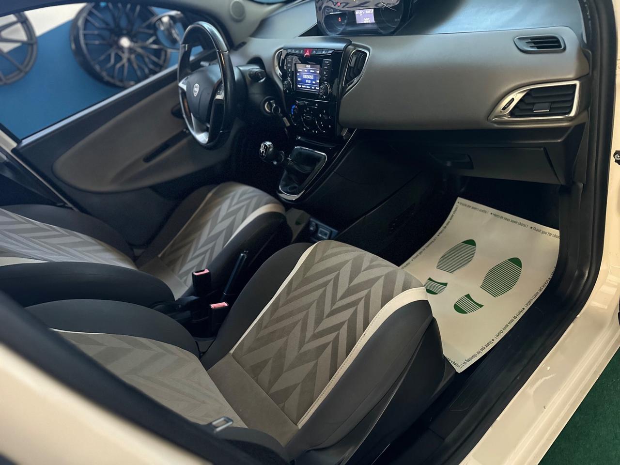 Lancia Ypsilon 1.2 69 CV/2017/ok neopatentati