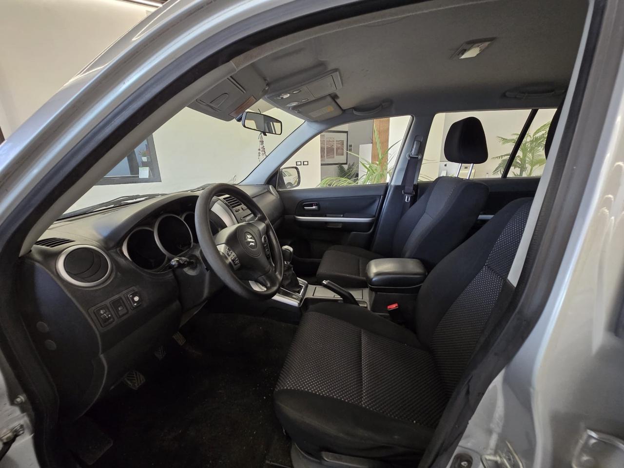 Suzuki Grand Vitara 2.0 16V 5 gpl