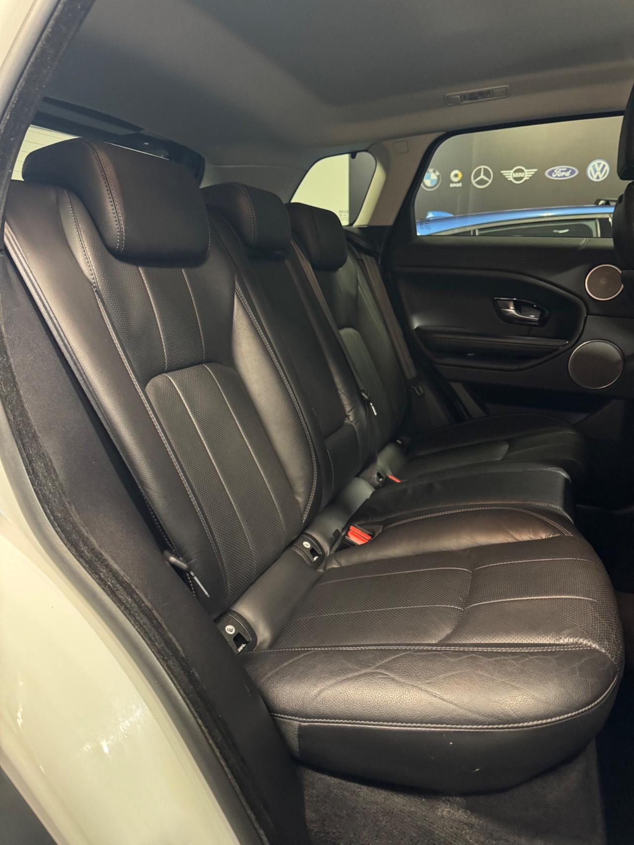 Range Rover Evoque 2.0 TD4 150 CV HSE R-Dynamic