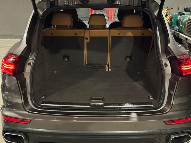 PORSCHE Cayenne 3.0 Diesel Platiunum Edition