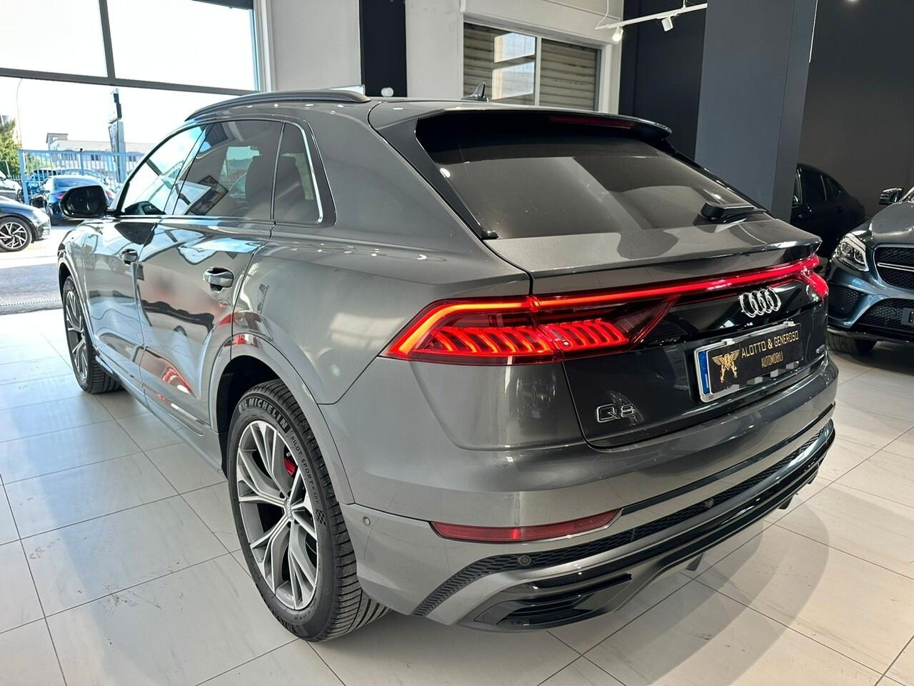 Audi Q8 45TDI 3.0 231 CV Quattro S Line 2020