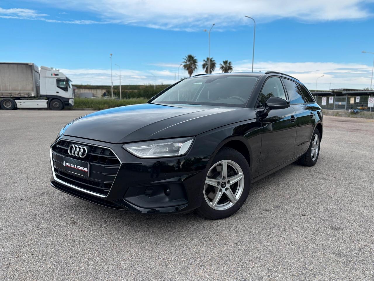 Audi A4 Avant 30 TDI/136 CV S tronic Business