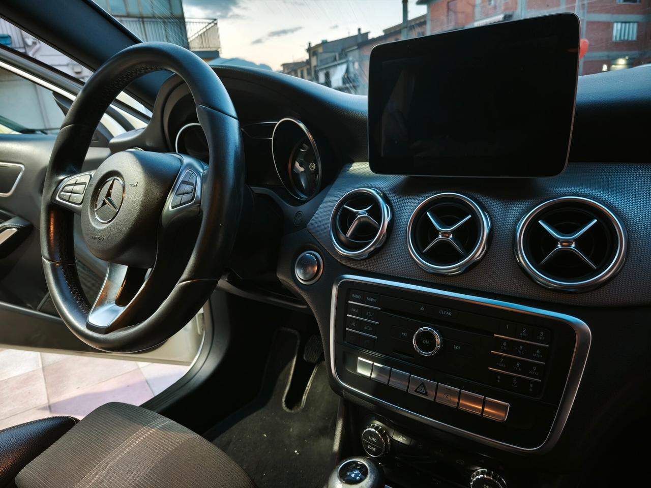 Mercedes GLA 200d Sport Petralia Villabate