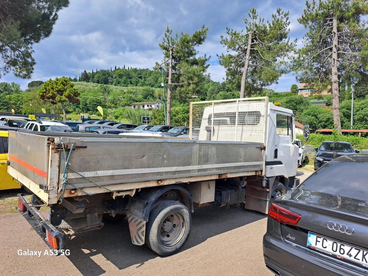 Nissan L-35 ribaltabile trilaterale patente b