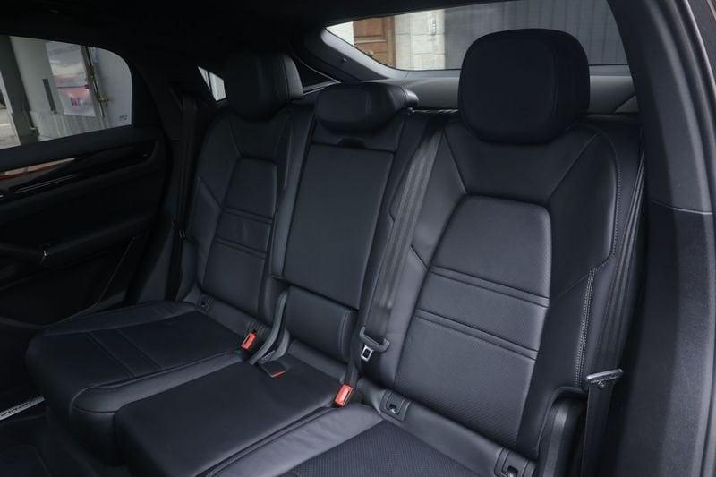Porsche Cayenne Coupè Porsche Cayenne Coupe 3.0 e-hybrid 5p.ti tiptronic 250KW ANNO 2022