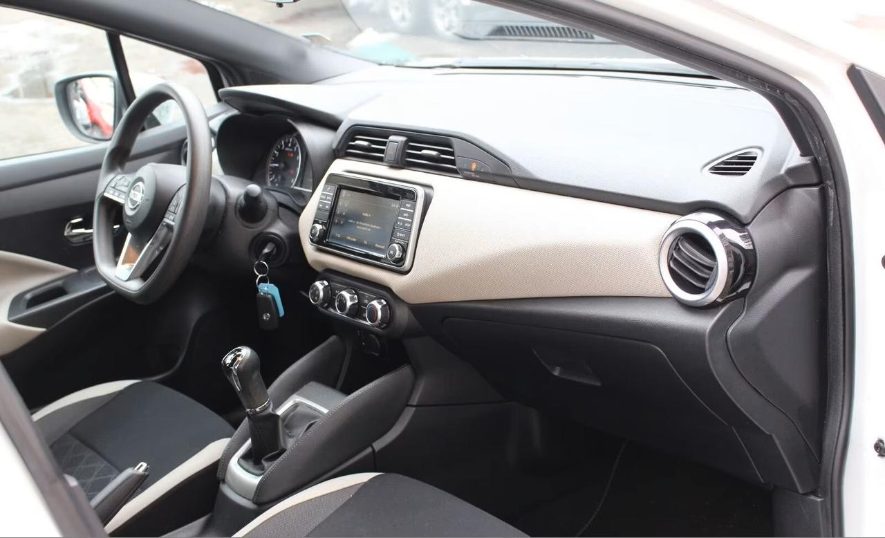 Nissan Micra 1.0L Visia