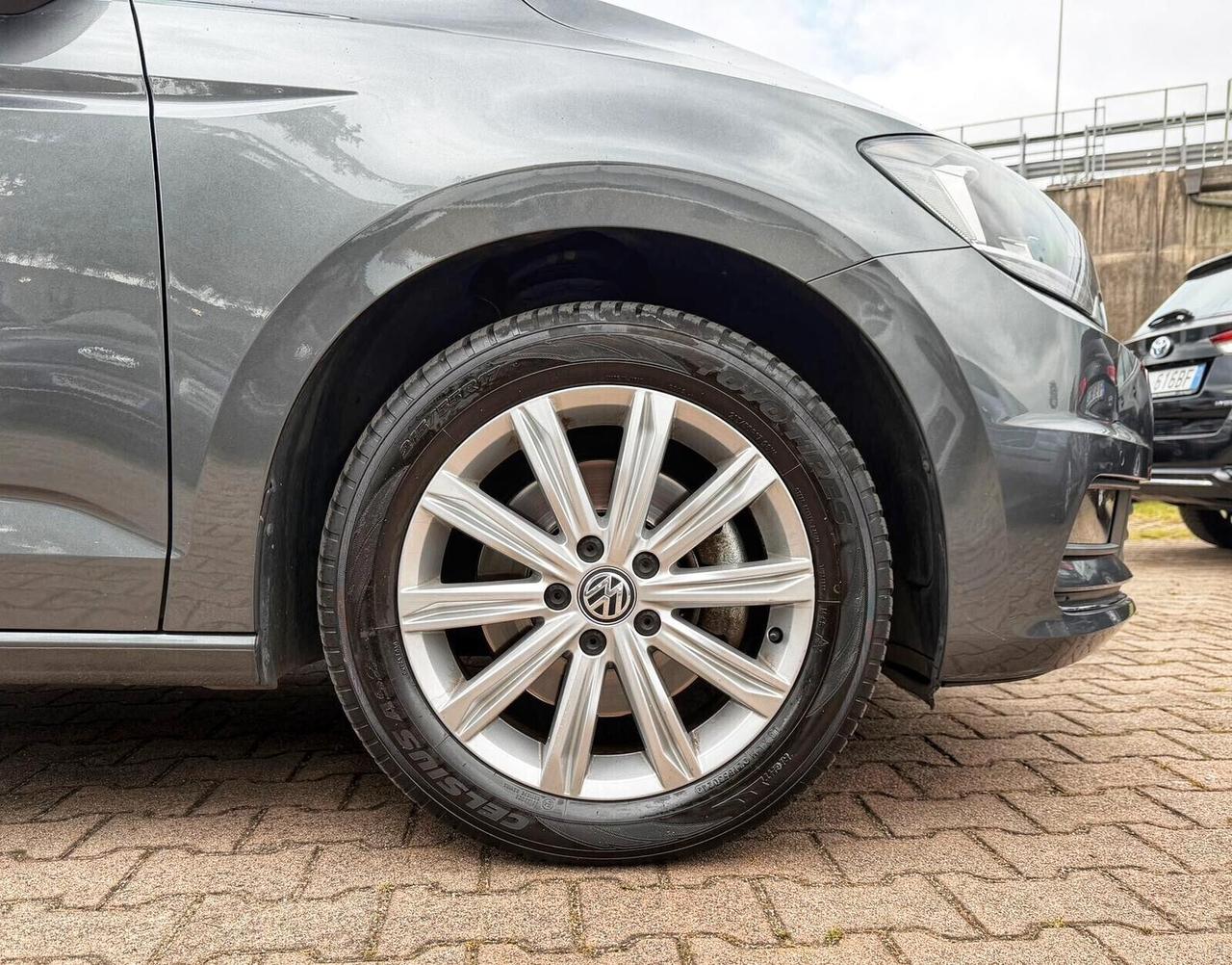 Volkswagen Touran 1.6 TDI 115 CV DSG BlueMotion AUTOMATICA NAVIGA SENSORI PDC CRUISE
