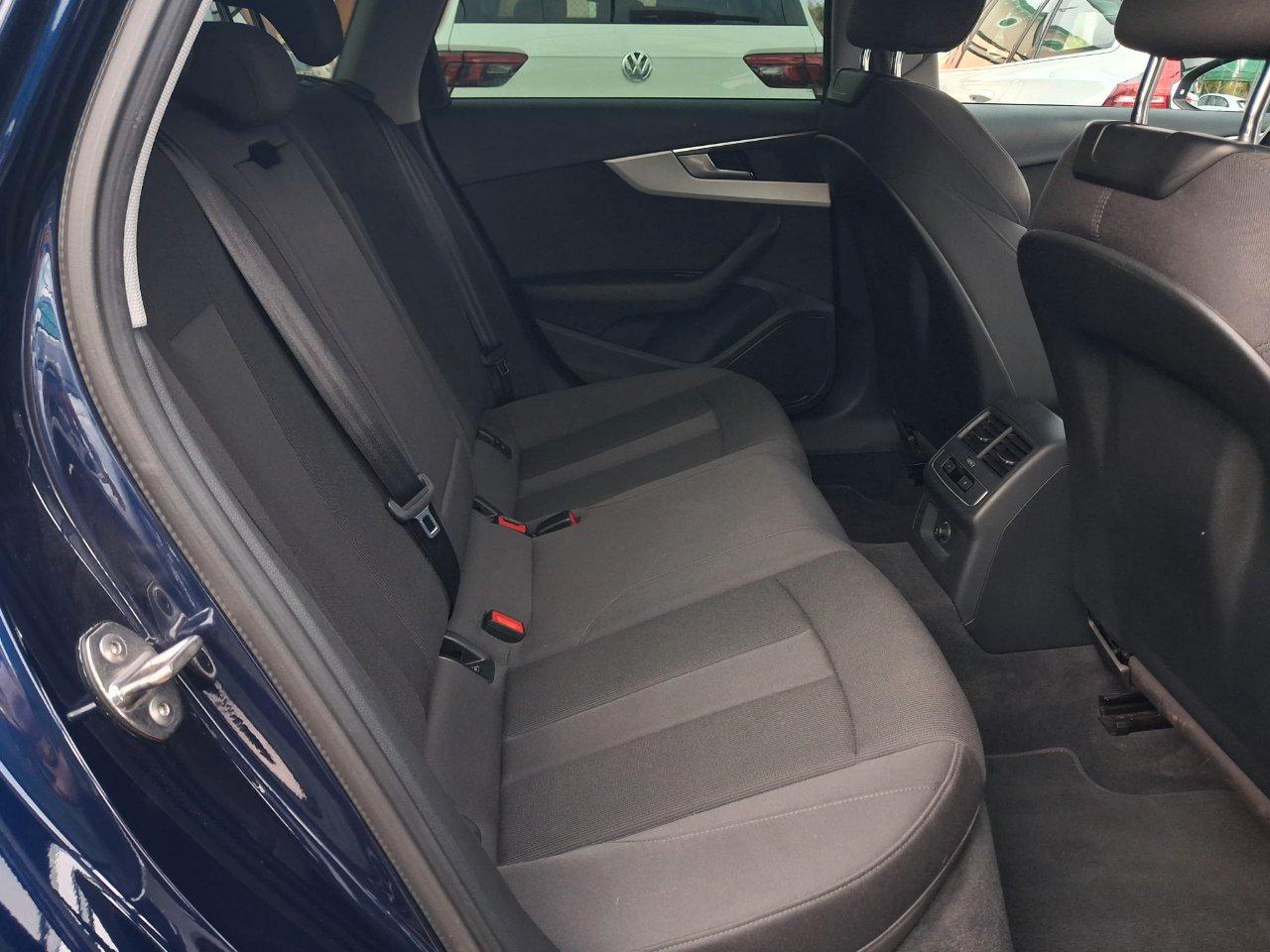 Audi A4 Avant 40 2.0 tdi Business Sport 190cv s-tronic