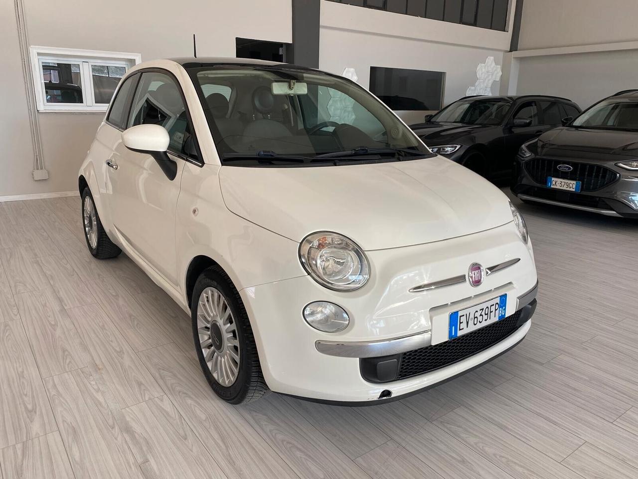 FIAT 500 1.2 LOUNGE 69CV - CAMBIO AUTOMATICO, TETTO, NEOPATENTATI