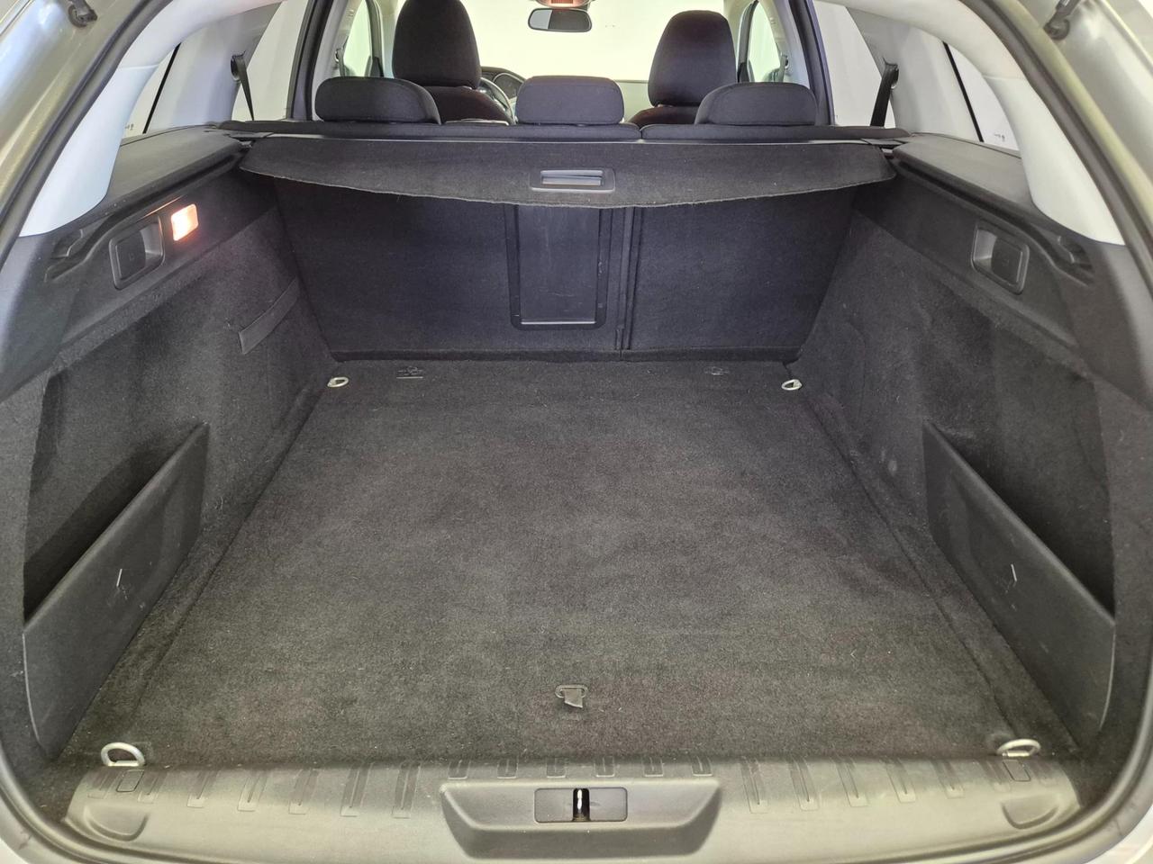 Peugeot 308 SW 1.6 bluehdi Active s&s 120cv - UNIPROPRIETARIO - NEOPATENTATI - Sens. Park - Clima