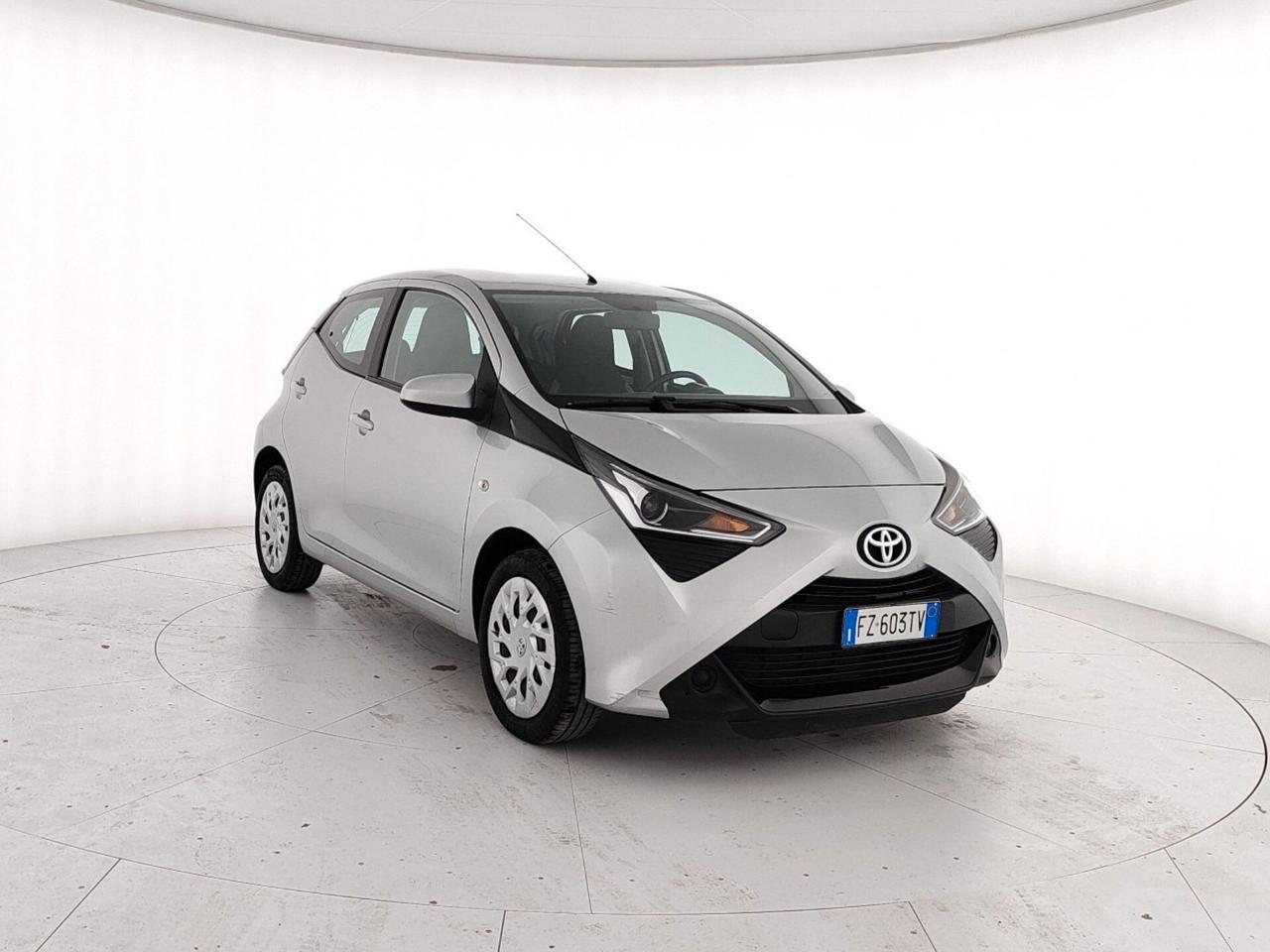 Toyota Aygo 1.0 VVT-i 69 CV 5 porte x-business